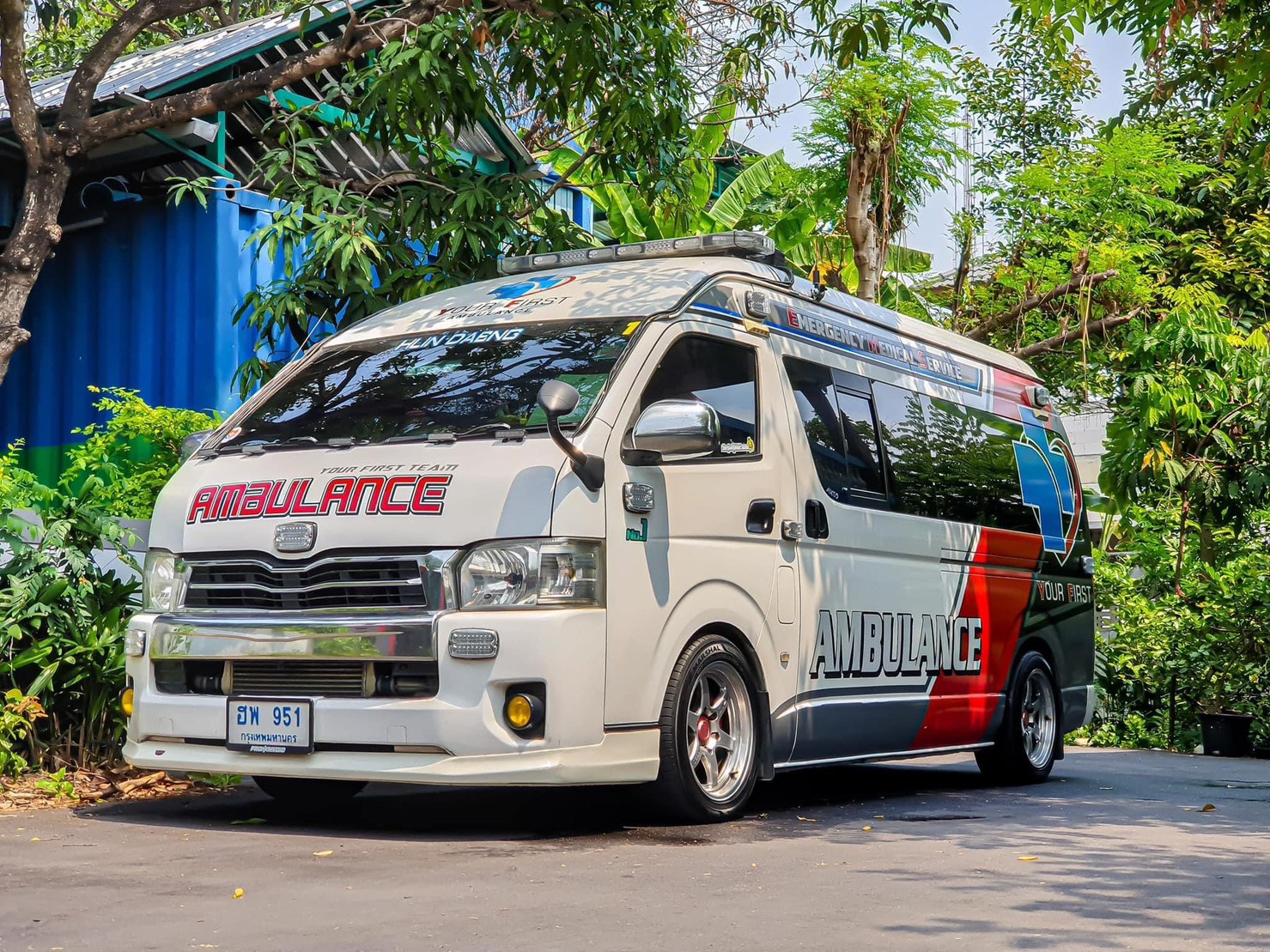 บริการรถพยาบาลเอกชน